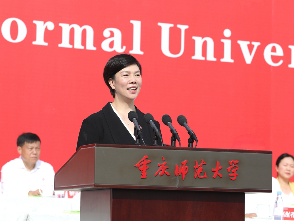 2026年国际足联世界杯党委书记张艳以《坚定挺膺担当志向 练就顶天立地本领》为题寄语新生。受访单位供图